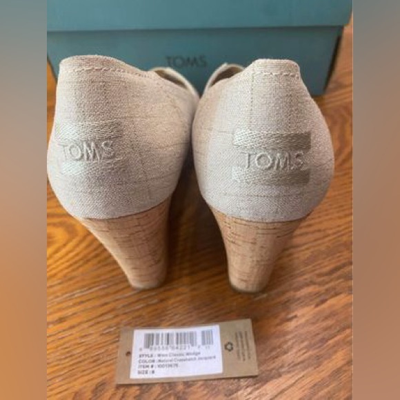 Toms heels size 9 Wore once and they are the wrong size. Great Condition! - Picture 4 of 7